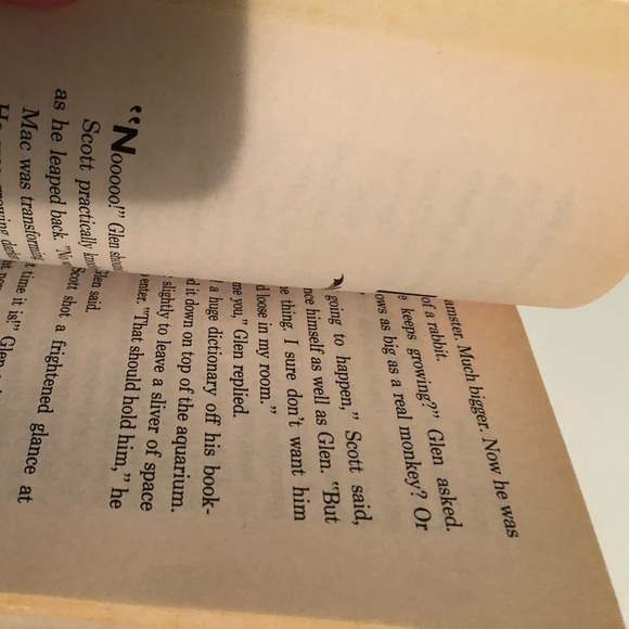 R.L. Stine Fear of ghosts street books 2 & 3 - who’s been sleeping in my grave - Picture 6 of 8